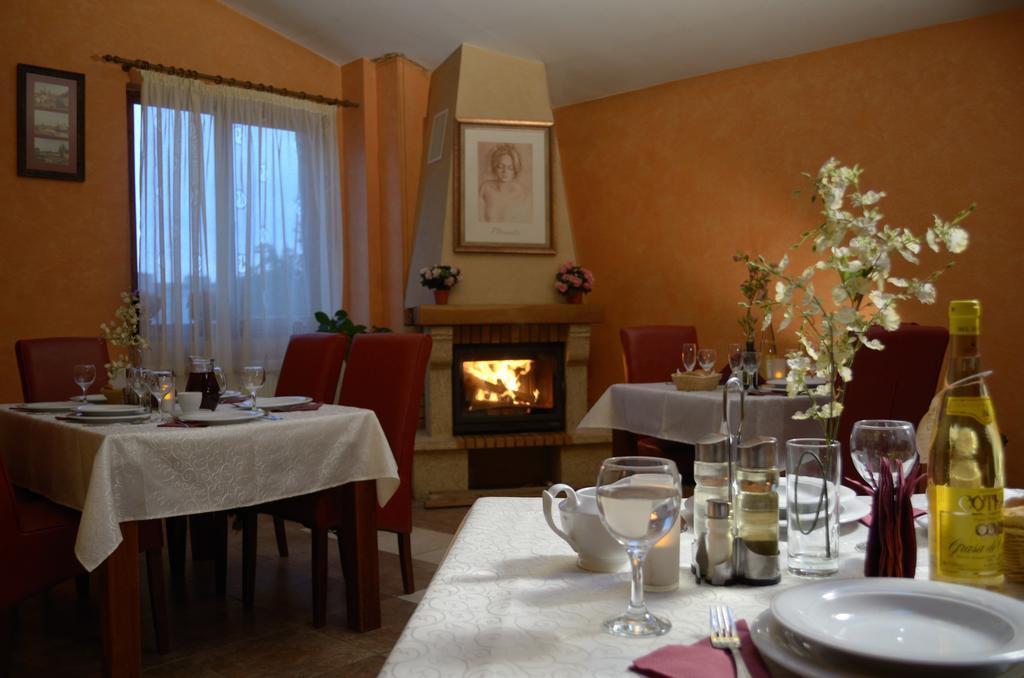 فندق Tîrgu Lăpuşفي  Casa Preturii المظهر الخارجي الصورة